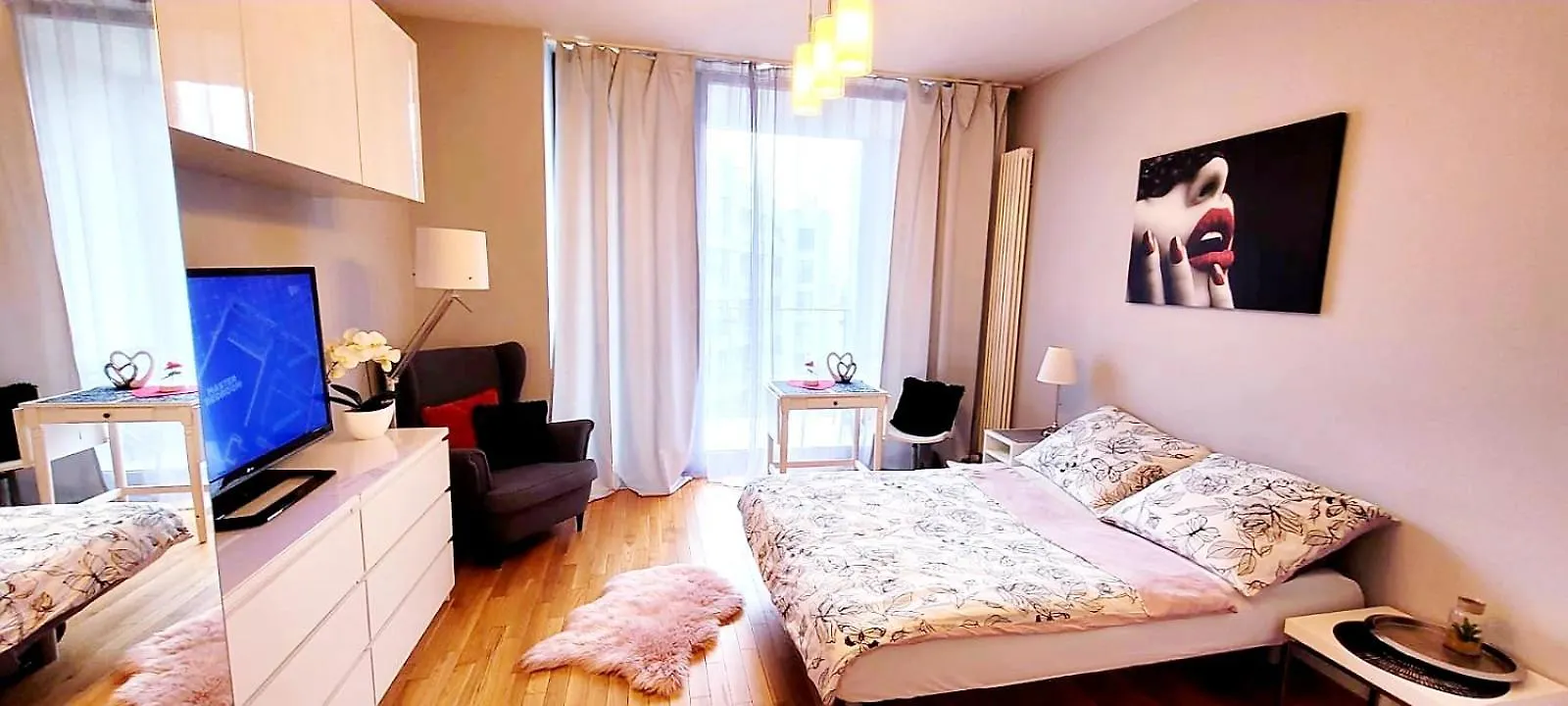 Apartment Homecomfort Apartament Romantic Room Warsaw